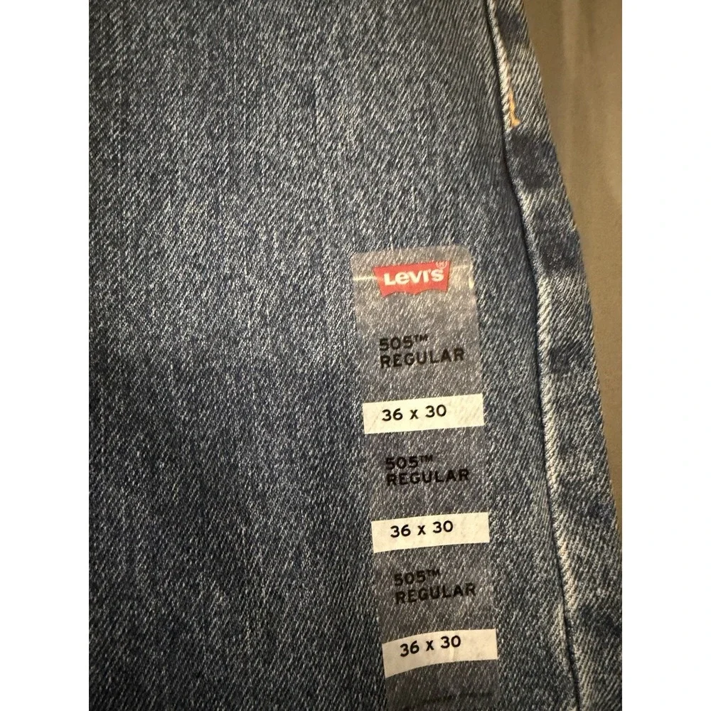 Levi's 36x30 Men 505 100% Cotton Regular Fit Straight Leg Zip Fly Jeans  NWT